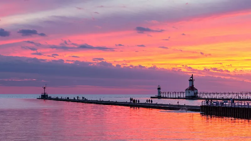 Sea lighthouse horizon dawn scenery 4k desktop wallpaper